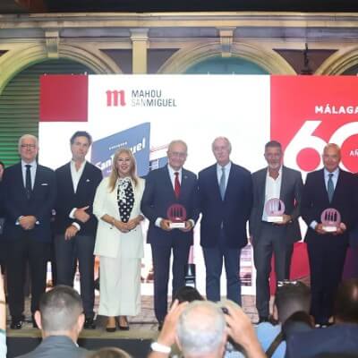 Mahou San Miguel reconoce a Antonio Banderas, al Ayuntamiento de Málaga, al Unicaja Baloncesto y a Manuel Villafaina por su contribución al desarrollo de la provincia