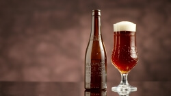 Cervezas Alhambra presenta una nueva variedad:  Alhambra Reserva Roja