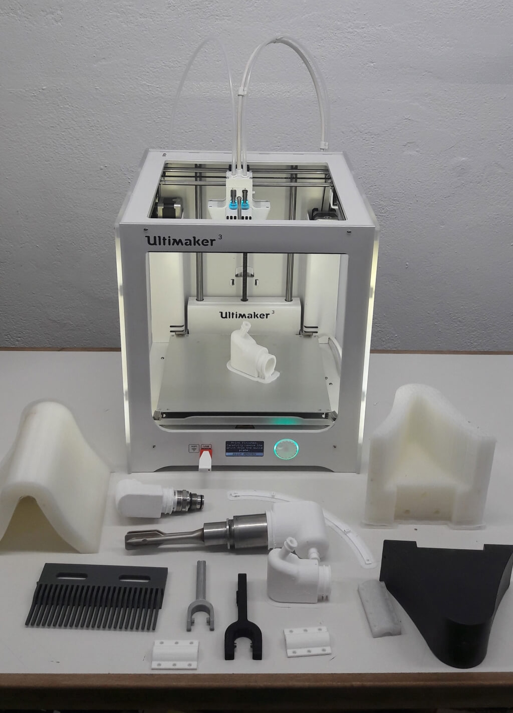 La fábrica de cerveza de  Mahou San Miguel en Alovera  produce material para uso hospitalario con impresoras 3D