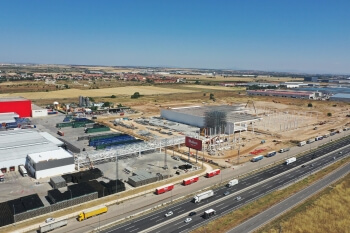 Mahou San Miguel avanza en las obras de su innovador almacén de Alovera como enclave estratégico para su operativa logística