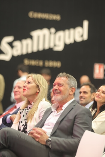 Mahou San Miguel reconoce a Antonio Banderas, al Ayuntamiento de Málaga, al Unicaja Baloncesto y a Manuel Villafaina por su contribución al desarrollo de la provincia