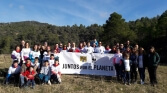 Voluntarios de Mahou San Miguel y WWF restauran el entorno del Manantial de Solán de Cabras